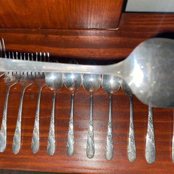 VTG 17 Piece 1950 Oneida Tudor Plate Community Bridal Wreath Floral Pattern - Picture 14 of 16